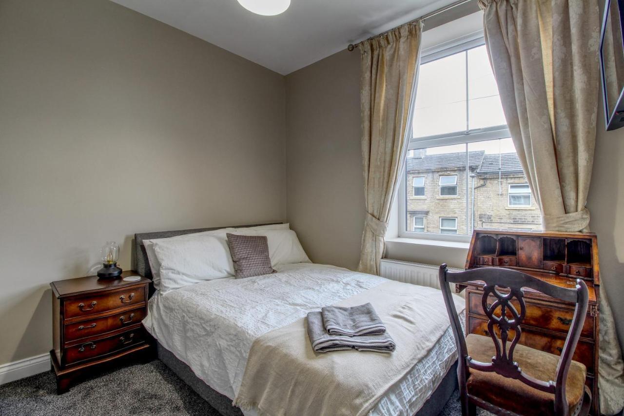 6 Dbl Bed, House Inc Parking Appartement