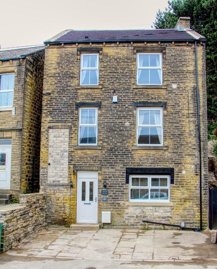 6 Dbl Bed, House Inc Parking Huddersfield